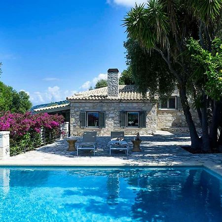 Villa Ioli- Beachfront Luxury Residence Igoumenitsa Ngoại thất bức ảnh
