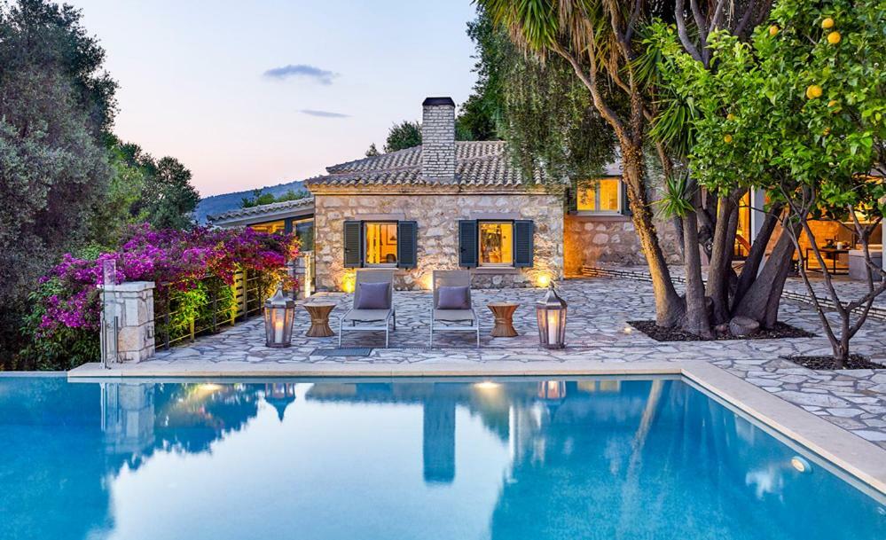 Villa Ioli- Beachfront Luxury Residence Igoumenitsa Ngoại thất bức ảnh