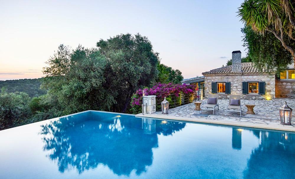 Villa Ioli- Beachfront Luxury Residence Igoumenitsa Ngoại thất bức ảnh