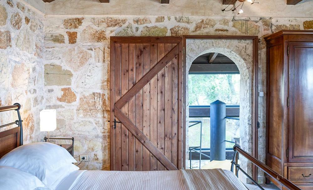Villa Ioli- Beachfront Luxury Residence Igoumenitsa Ngoại thất bức ảnh