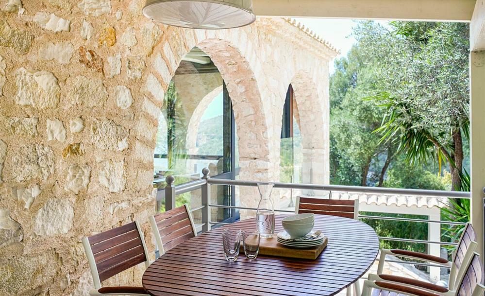 Villa Ioli- Beachfront Luxury Residence Igoumenitsa Ngoại thất bức ảnh