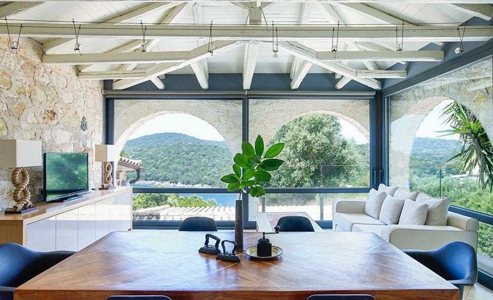 Villa Ioli- Beachfront Luxury Residence Igoumenitsa Ngoại thất bức ảnh