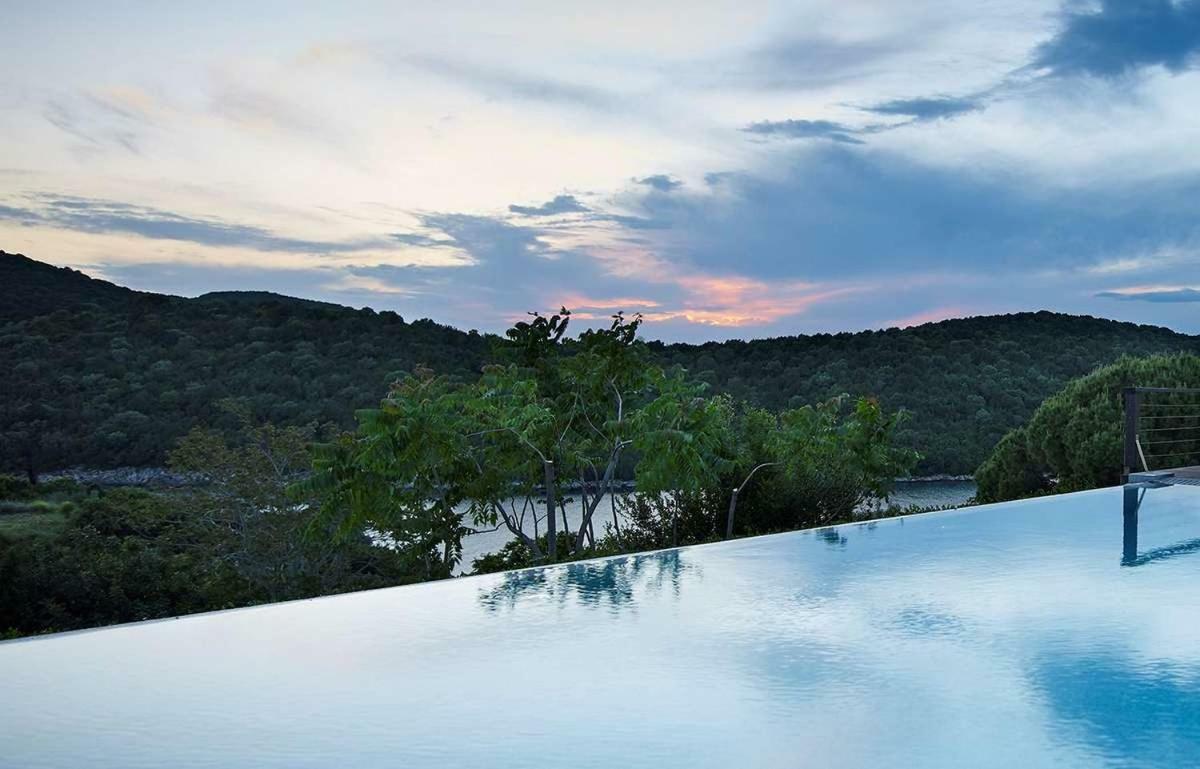 Villa Ioli- Beachfront Luxury Residence Igoumenitsa Ngoại thất bức ảnh