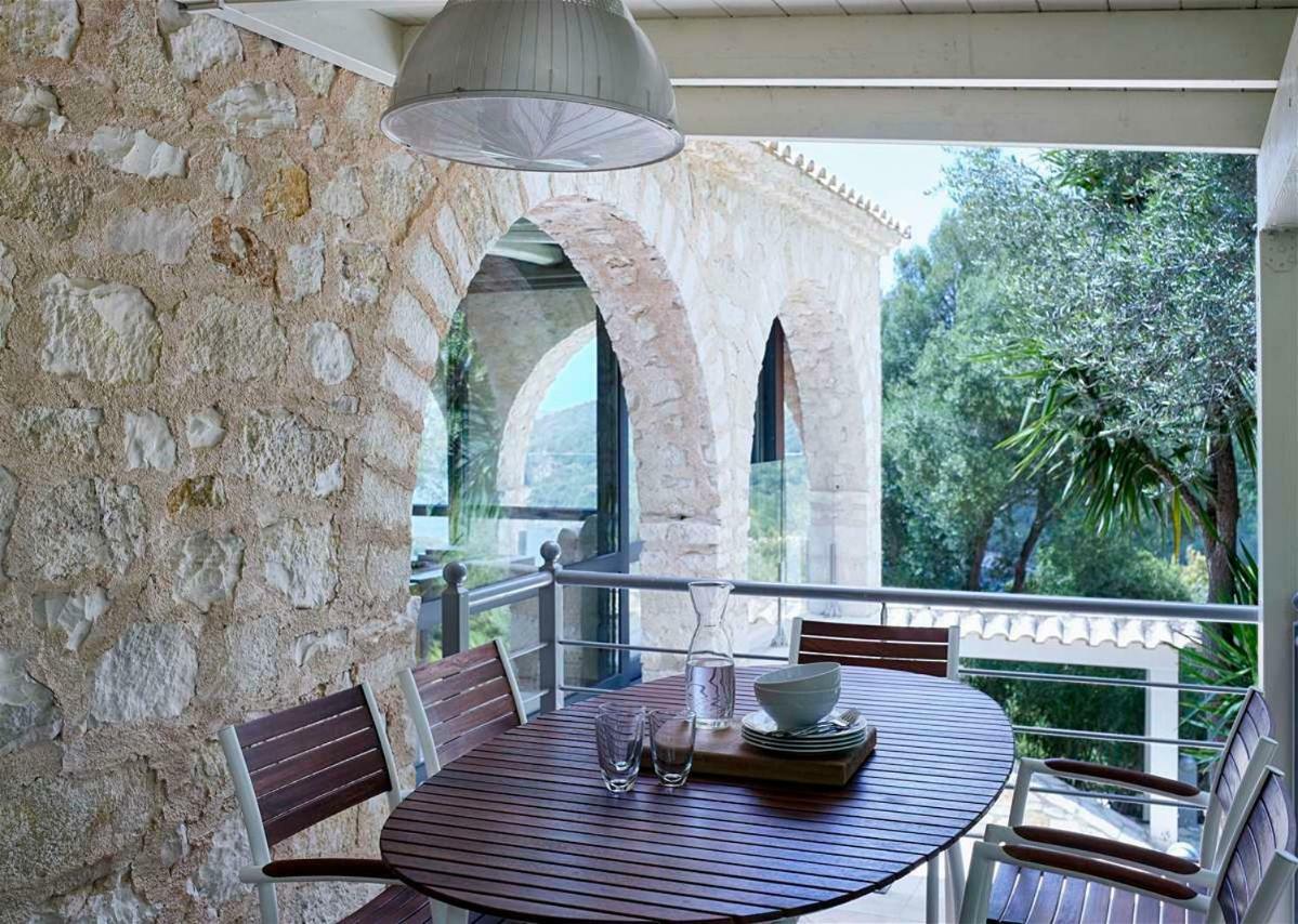 Villa Ioli- Beachfront Luxury Residence Igoumenitsa Ngoại thất bức ảnh
