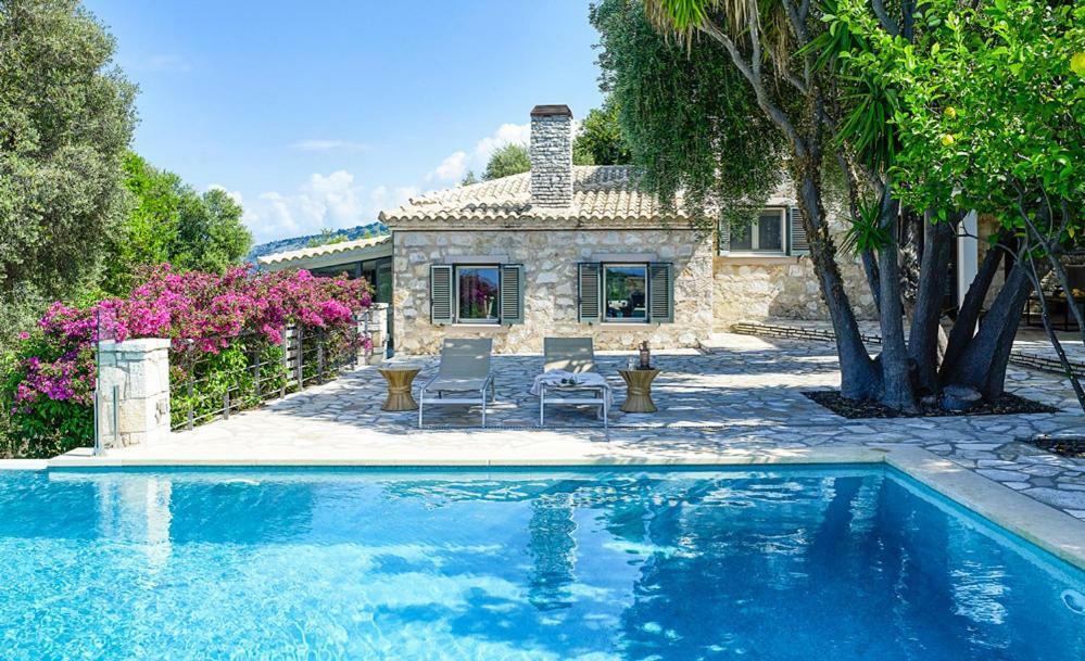 Villa Ioli- Beachfront Luxury Residence Igoumenitsa Ngoại thất bức ảnh