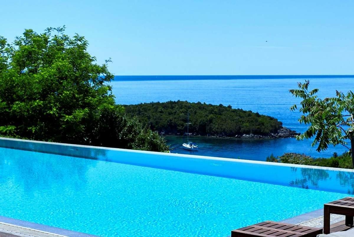 Villa Ioli- Beachfront Luxury Residence Igoumenitsa Ngoại thất bức ảnh
