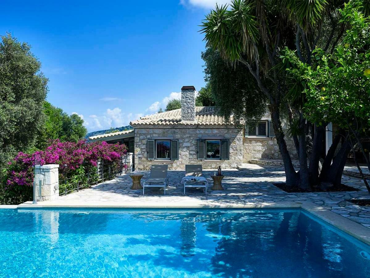 Villa Ioli- Beachfront Luxury Residence Igoumenitsa Ngoại thất bức ảnh
